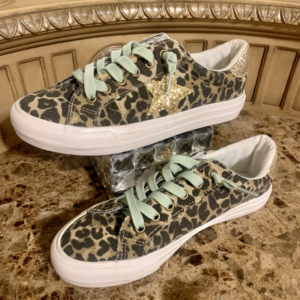NWOT Very G Cosmic Leopard